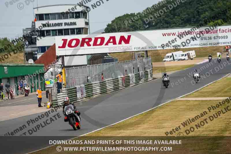 Vintage motorcycle club;eventdigitalimages;mallory park;mallory park trackday photographs;no limits trackdays;peter wileman photography;trackday digital images;trackday photos;vmcc festival 1000 bikes photographs